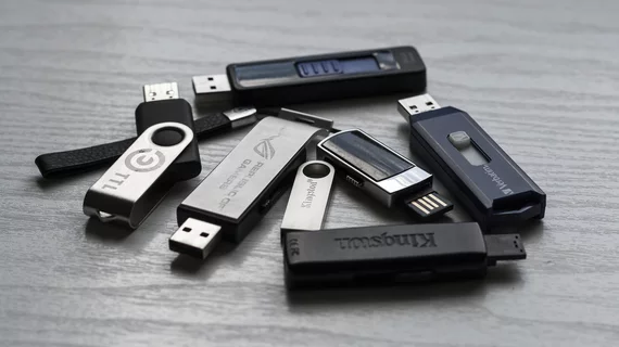 USB flash memory thumb